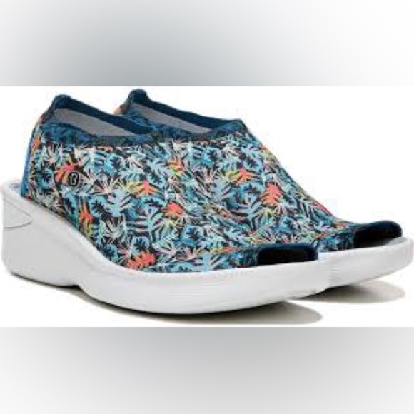 Bzees secret multicolored sling back wedge sandals women’s size 9 casual - Picture 1 of 9